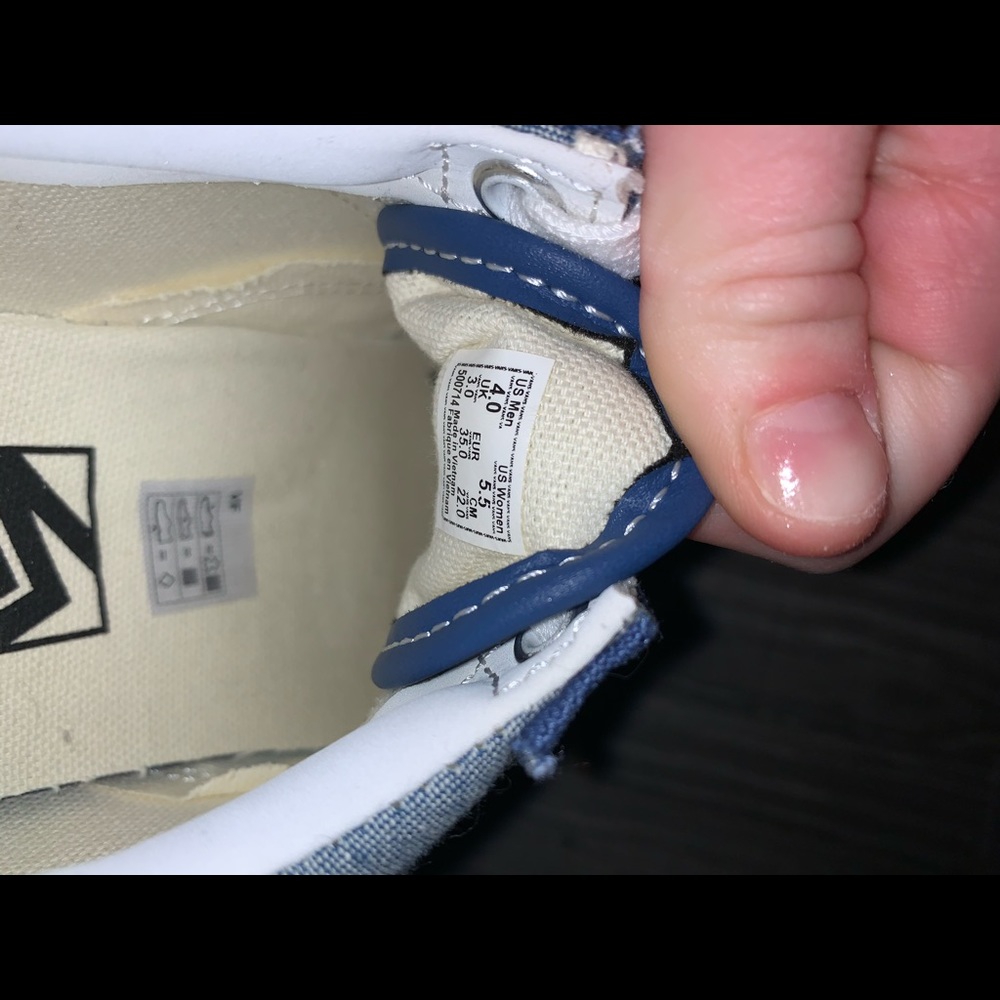 Vans - Picture 6 of 6
